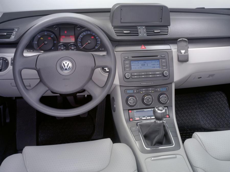  Volkswagen Passat 2005 года  (фото 44 из 161)